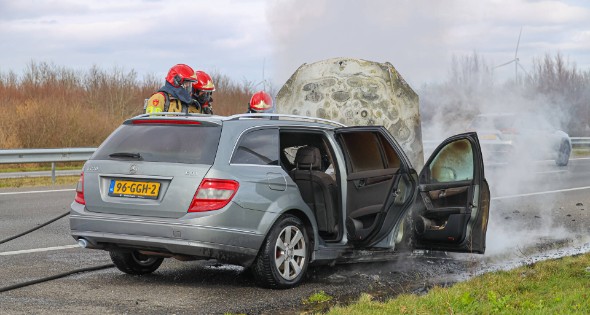 Mercedes verwoest door brand - Afbeelding 3