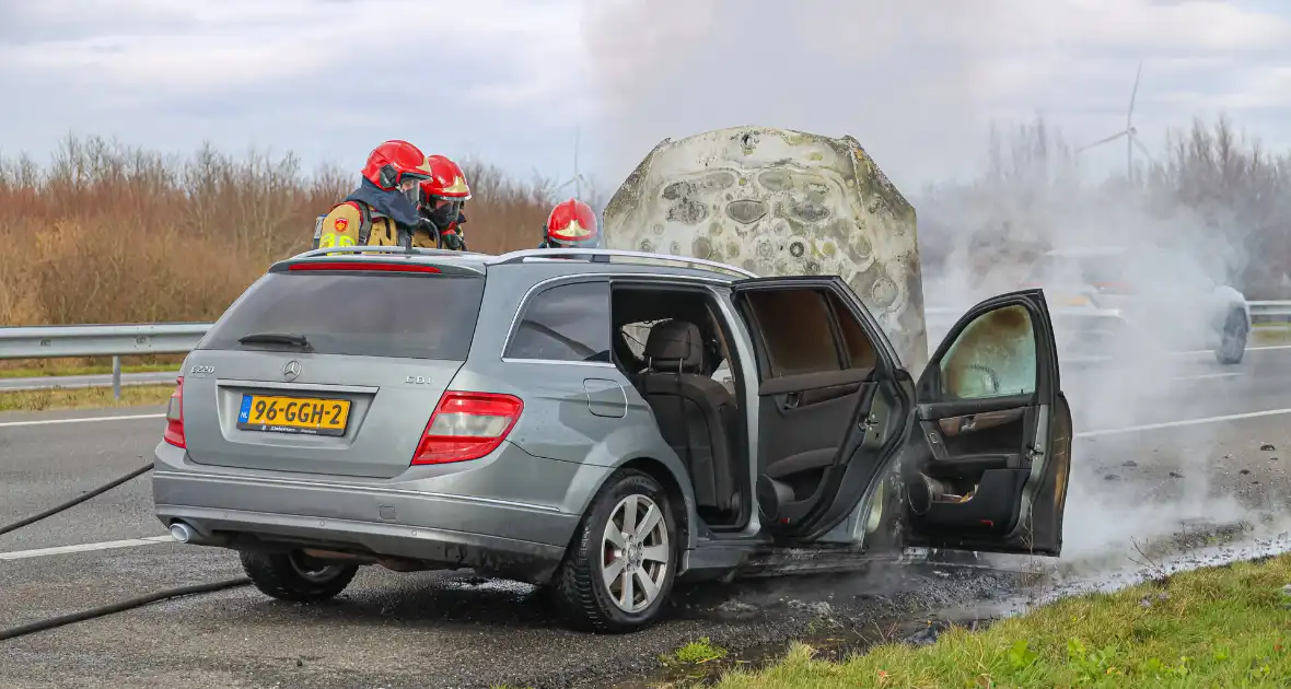 Mercedes verwoest door brand - Foto 3