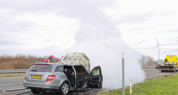 Mercedes verwoest door brand - Afbeelding 4
