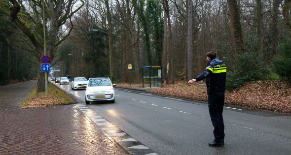 Politie houdt verkeerscontrole