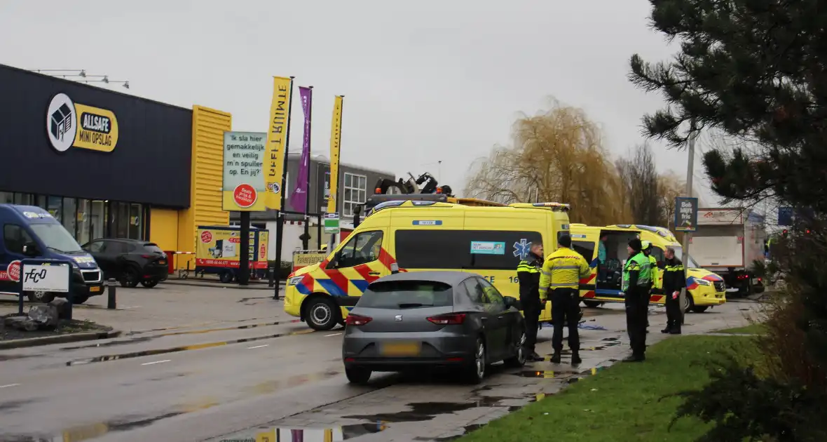 Fietser overleden door aanrijding met vrachtwagen - Foto 1