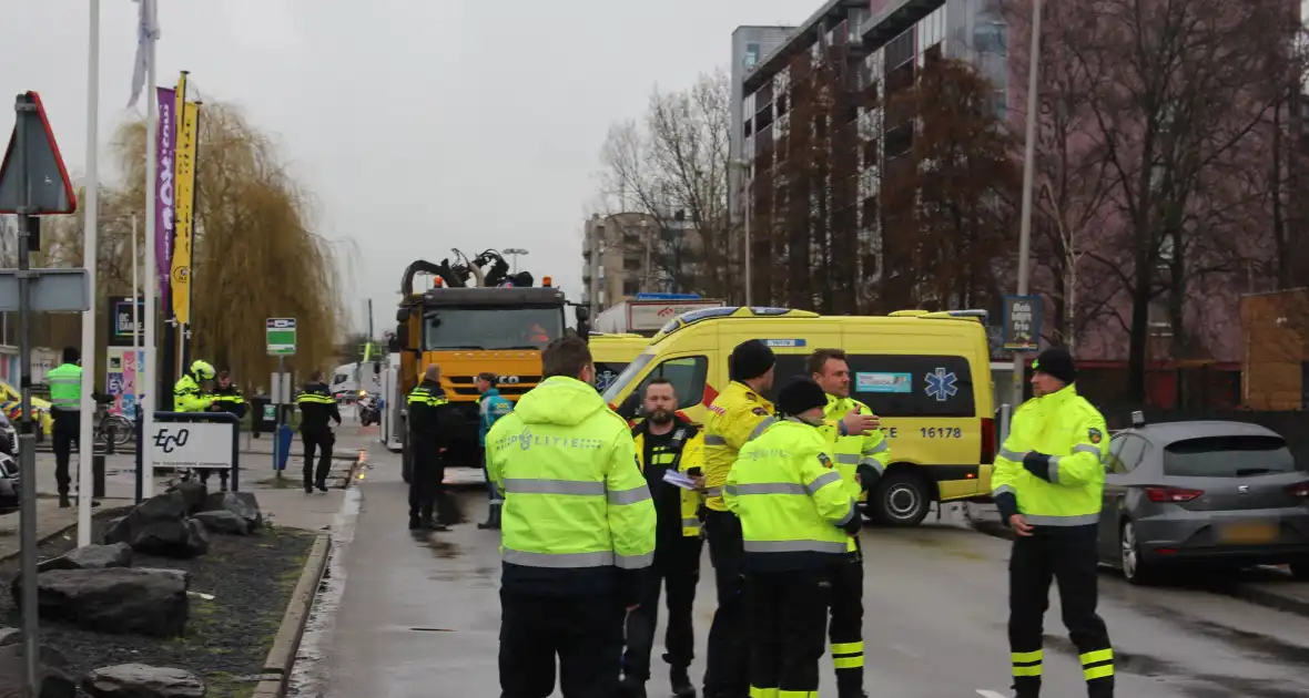 Fietser overleden door aanrijding met vrachtwagen - Foto 9