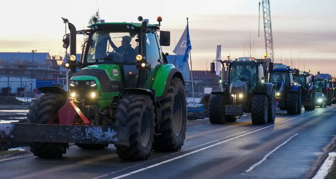 Boeren onderweg voor grote demonstratie - Foto 6