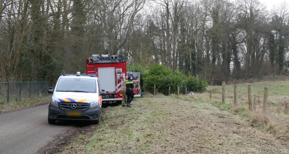 Persoon overleden na incident bij woning - Foto 5