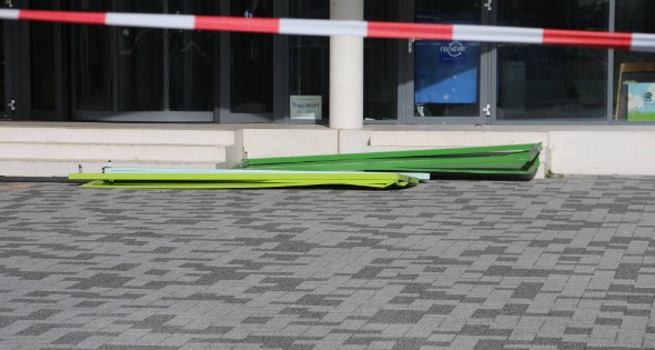 Schoolplein Fioretti College afgesloten na stormschade - Afbeelding 2