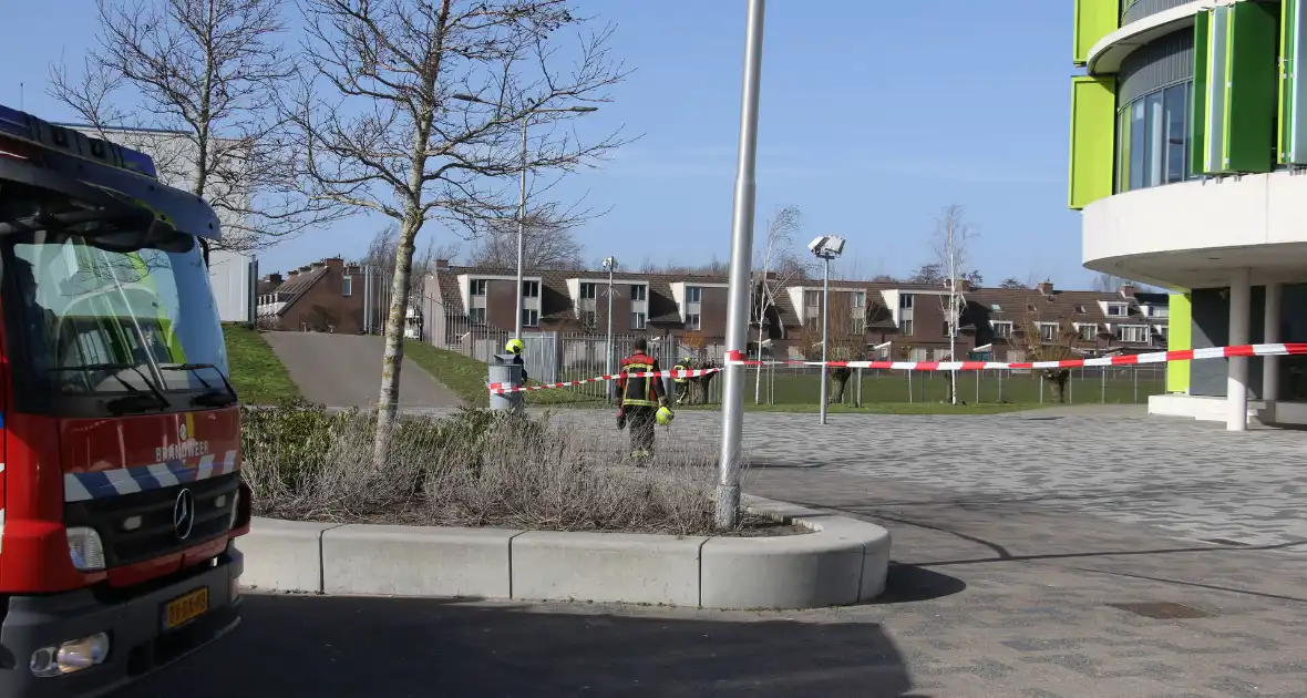 Schoolplein Fioretti College afgesloten na stormschade - Foto 3