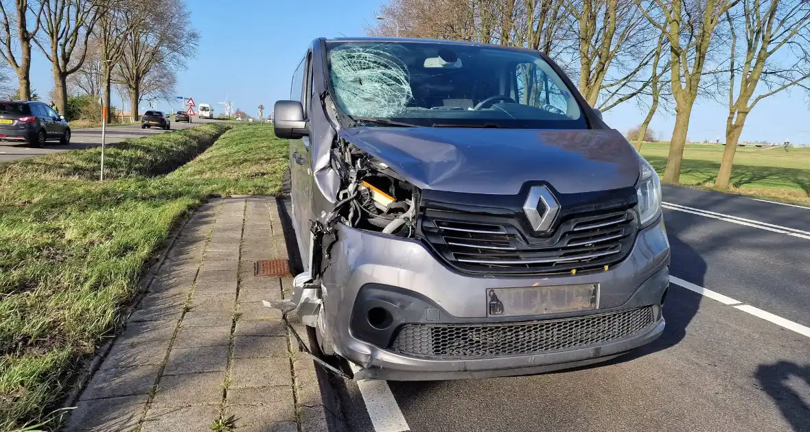 18-jarige fietser overleden bij ongeval met bestelbus - Foto 11