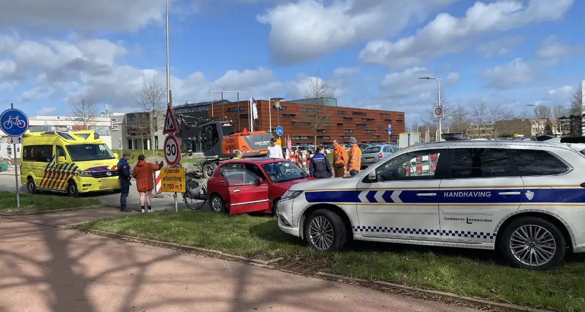 Man op fiets aangereden door automobilist