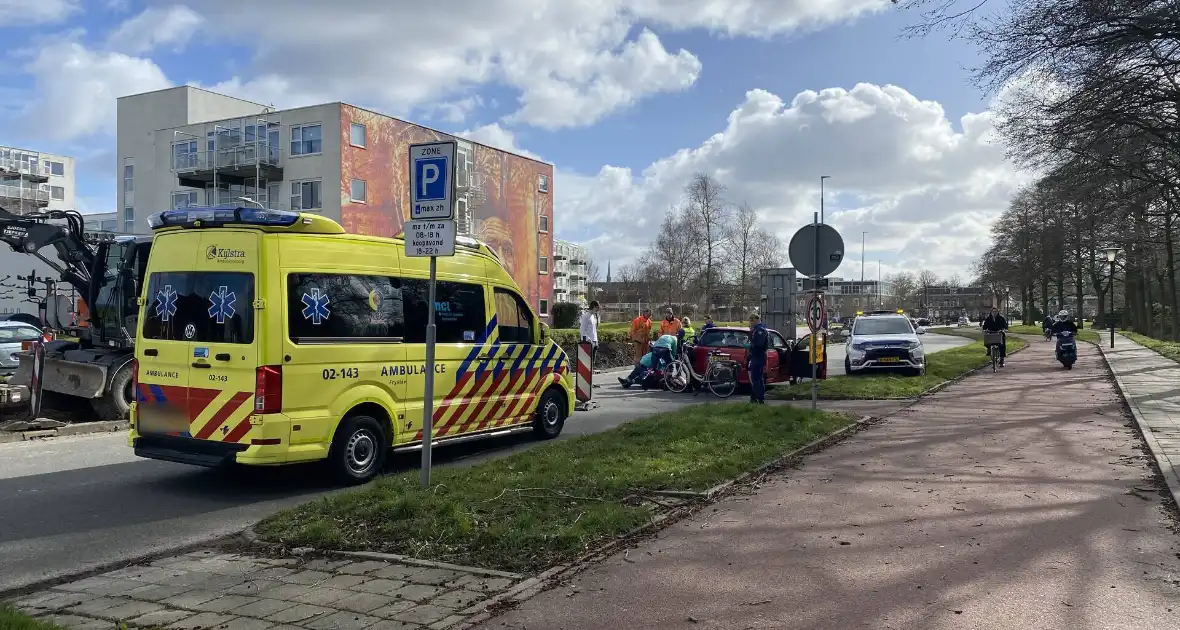 Man op fiets aangereden door automobilist - Foto 1