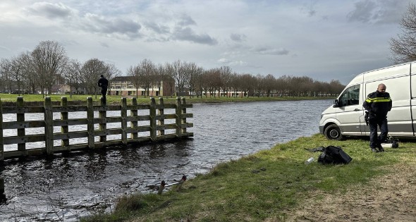 Duikinzet arrestatieteam in kanaal - Afbeelding 1