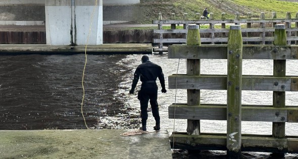 Duikinzet arrestatieteam in kanaal - Afbeelding 2