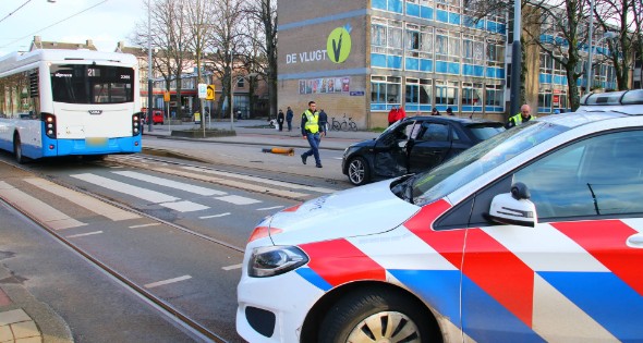 Schade bij ongeval tussen lijnbus en personenauto - Afbeelding 5