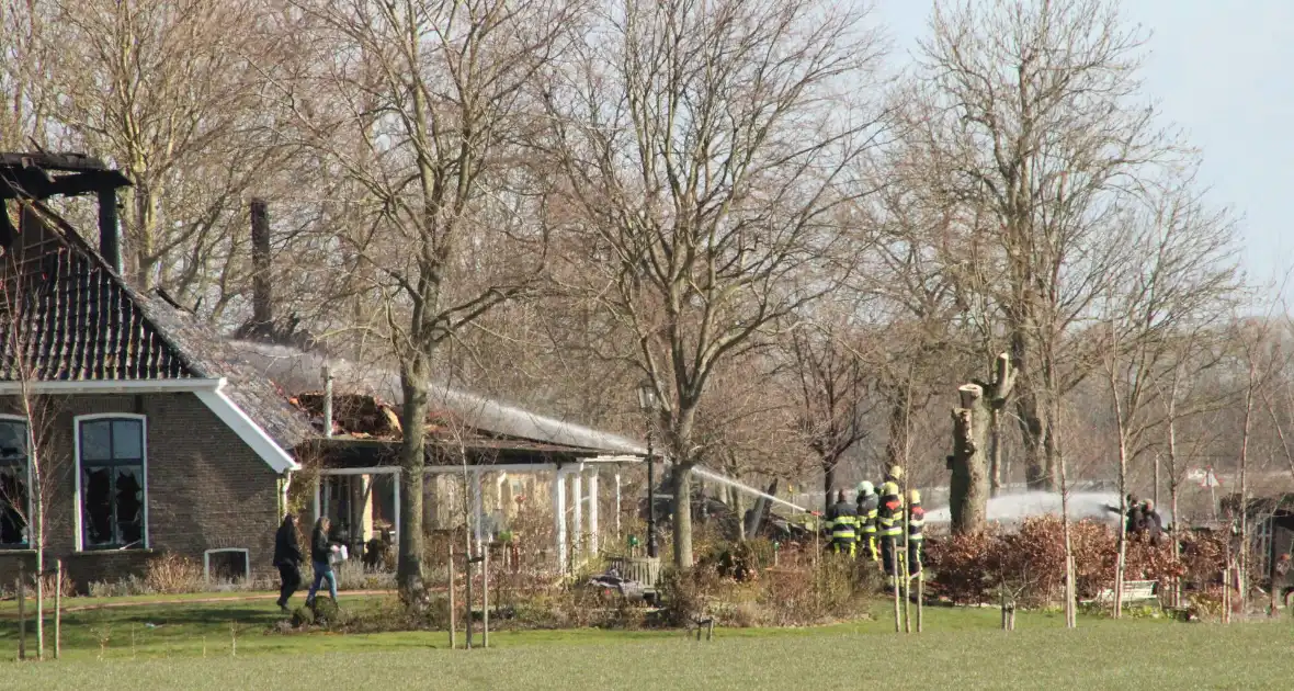 Brandweer nu echt klaar met nablussen - Foto 6