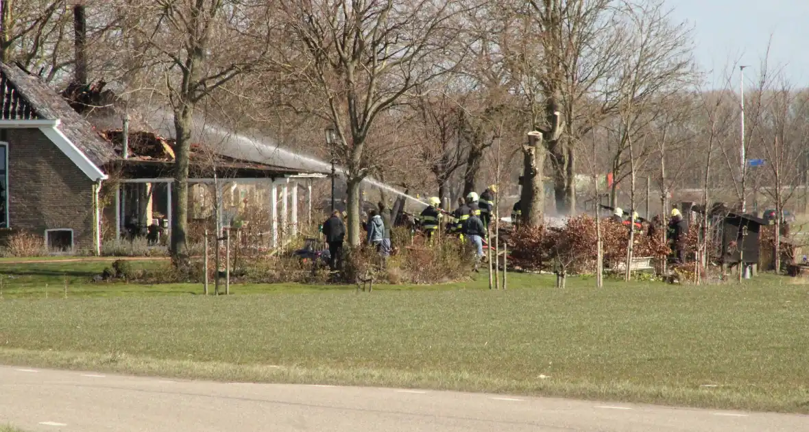 Brandweer nu echt klaar met nablussen - Foto 7