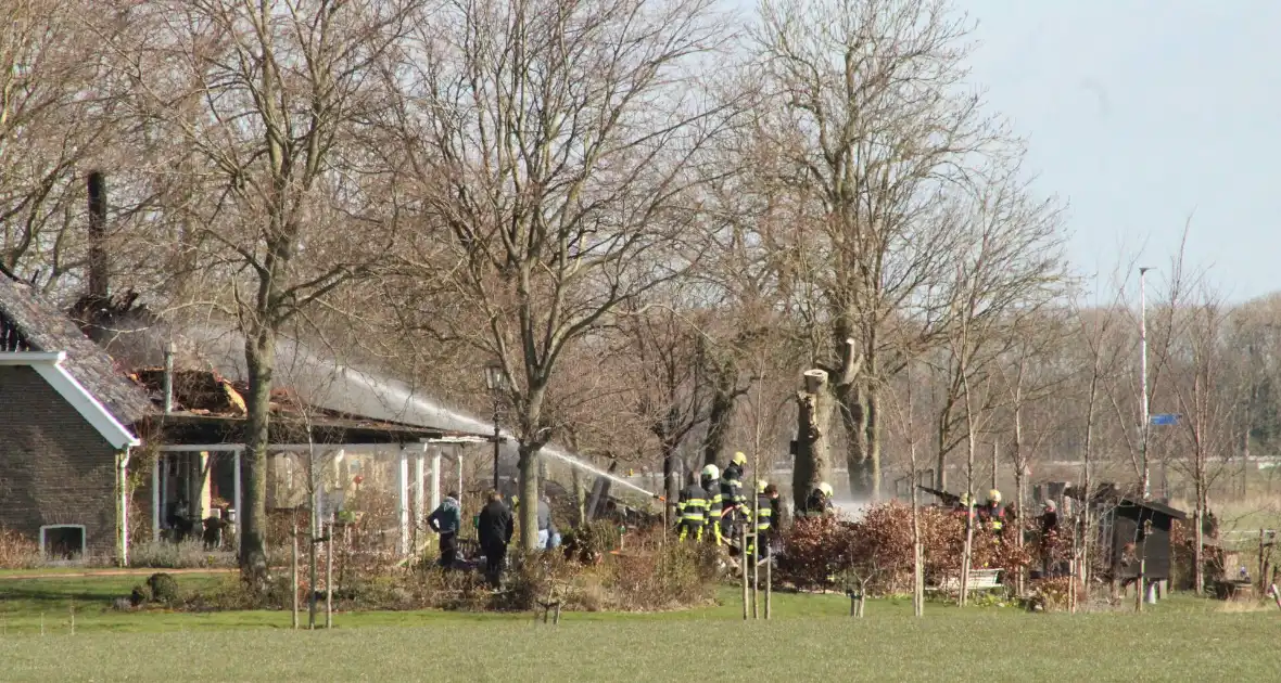 Brandweer nu echt klaar met nablussen - Foto 8