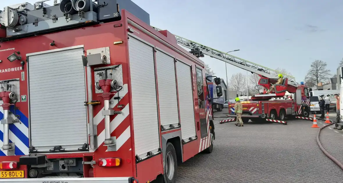 Brand in magazijn van bedrijfspand