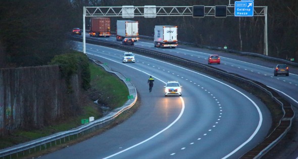 Vrachtwagen verkiest slachtafval na ongeval, snelweg afgesloten - Afbeelding 3