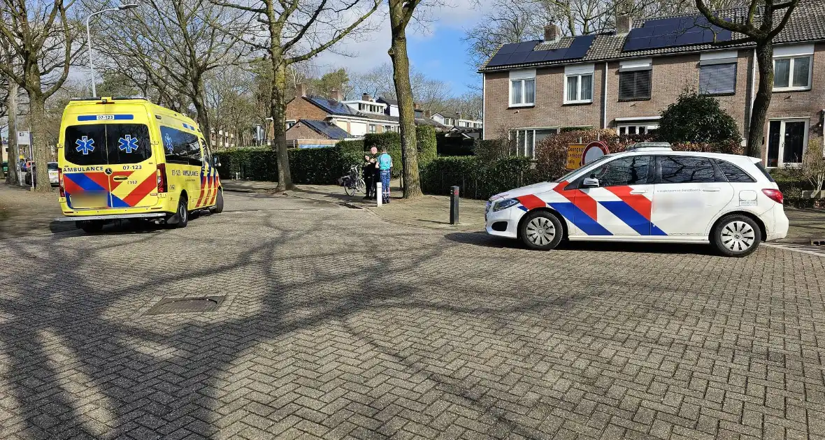 Twee fietsers botsen op kruising - Foto 2