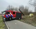 Brandweer en ambulance rijden vast bij spoed melding in bos