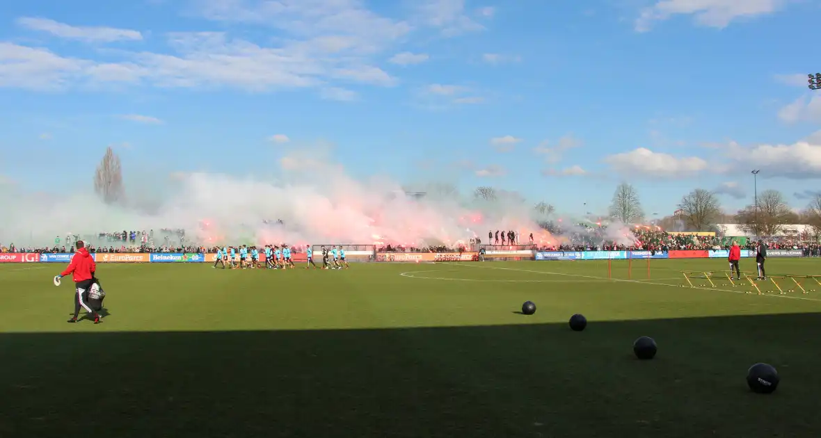 Veel publiek bij laatste training voor de klassieker - Foto 5