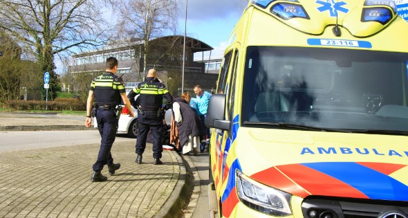 Fietser gewond na harde val op rotonde - Afbeelding 5