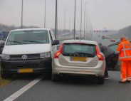 Bestelbus 180 graden gedraaid bij botsing