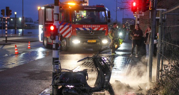 Scooter brandt volledig af - Afbeelding 16