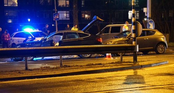Gewonde bij botsing tussen drie auto's - Afbeelding 4