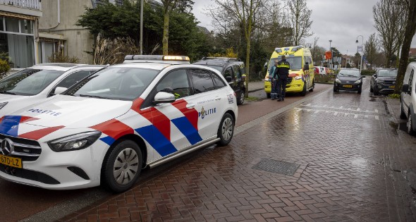 Fietser gewond door passerende auto