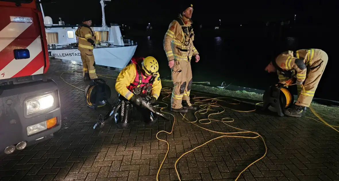 Brandweer oefent op boot met asielzoekers - Foto 2