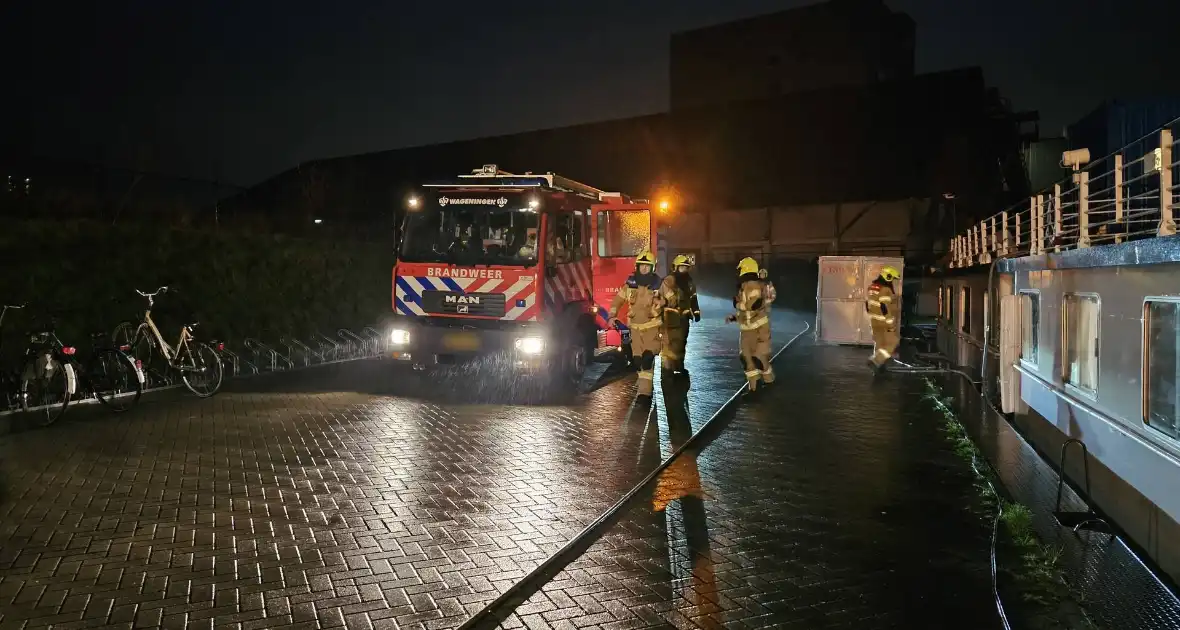 Brandweer oefent op boot met asielzoekers - Foto 5