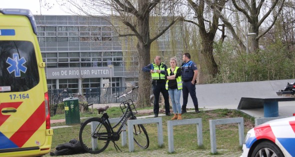 Politie trekt vuurwapen bij aanhoudingen na steekpartij - Afbeelding 10