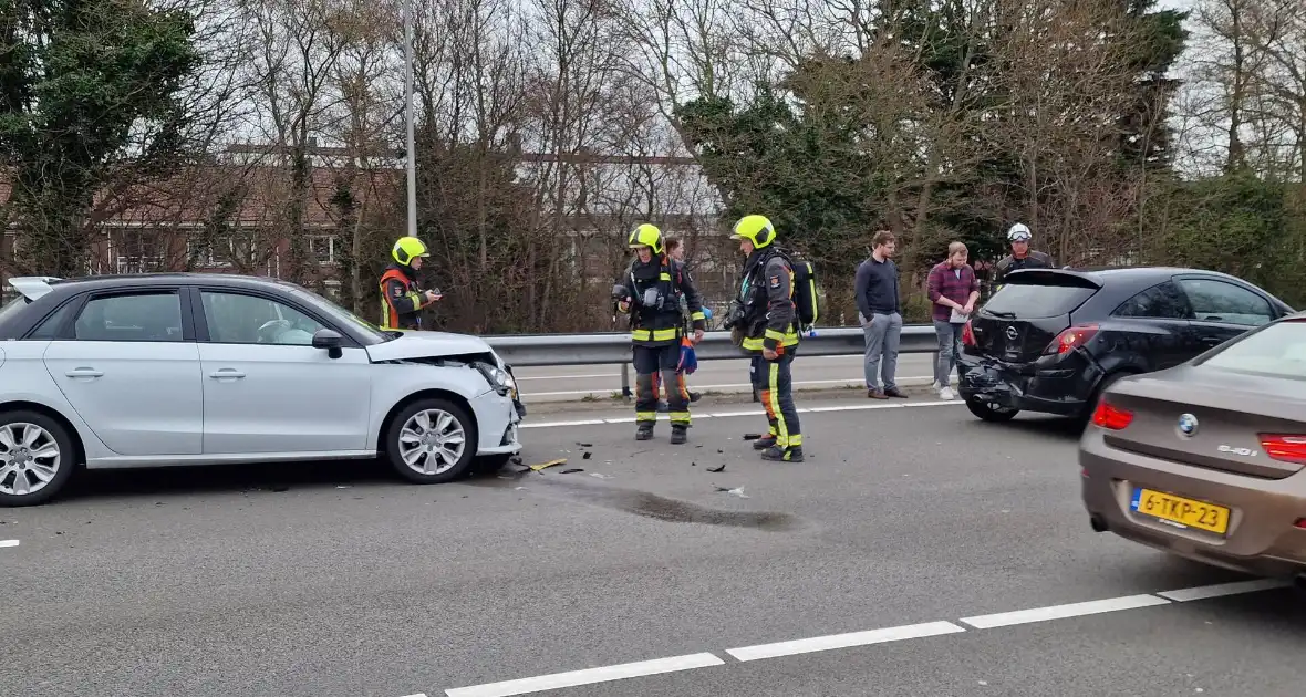 Veel schade bij kop-staartbotsing - Foto 3