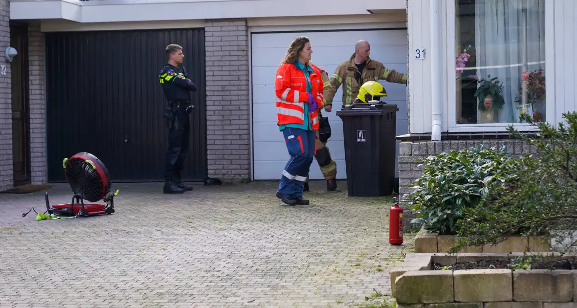 Bewoner ademt rook in bij brand in meterkast - Foto 4