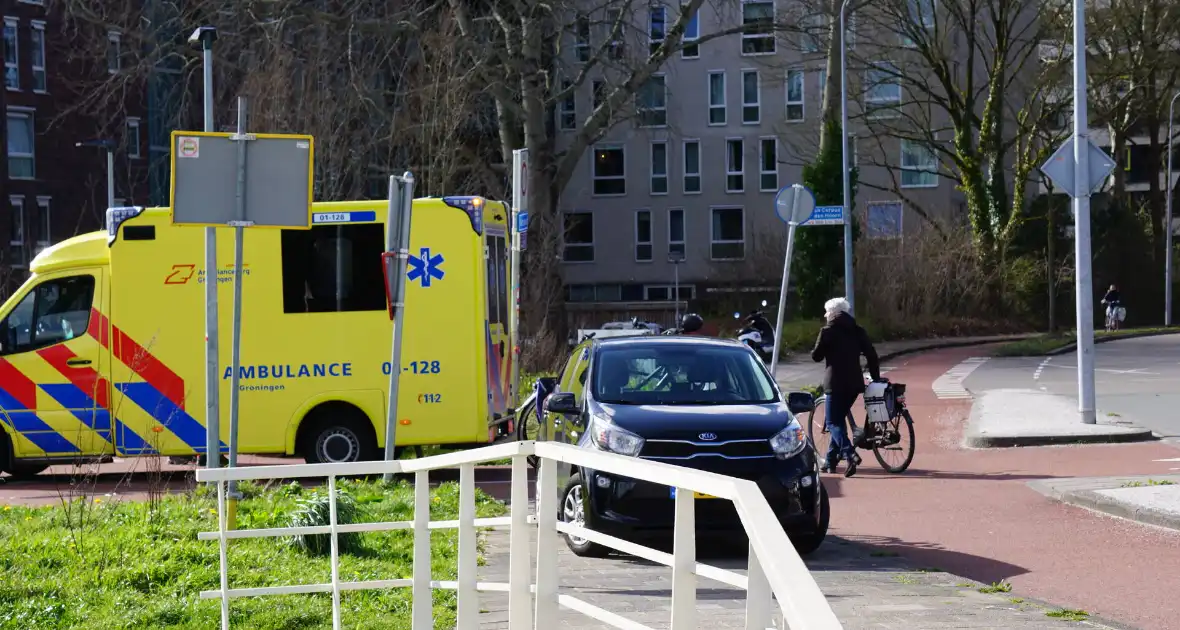 Automobilist rijdt fietser aan op fietspad - Foto 2