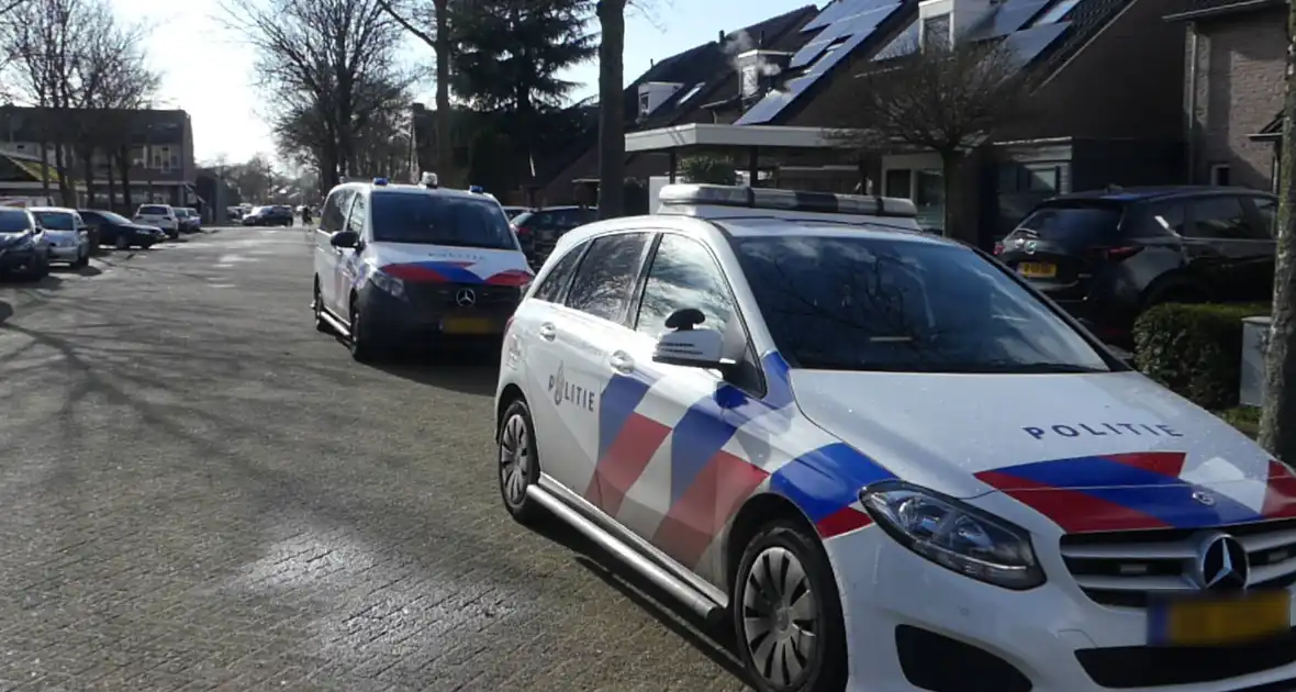 Overleden man aangetroffen in woning, politie start onderzoek - Foto 1