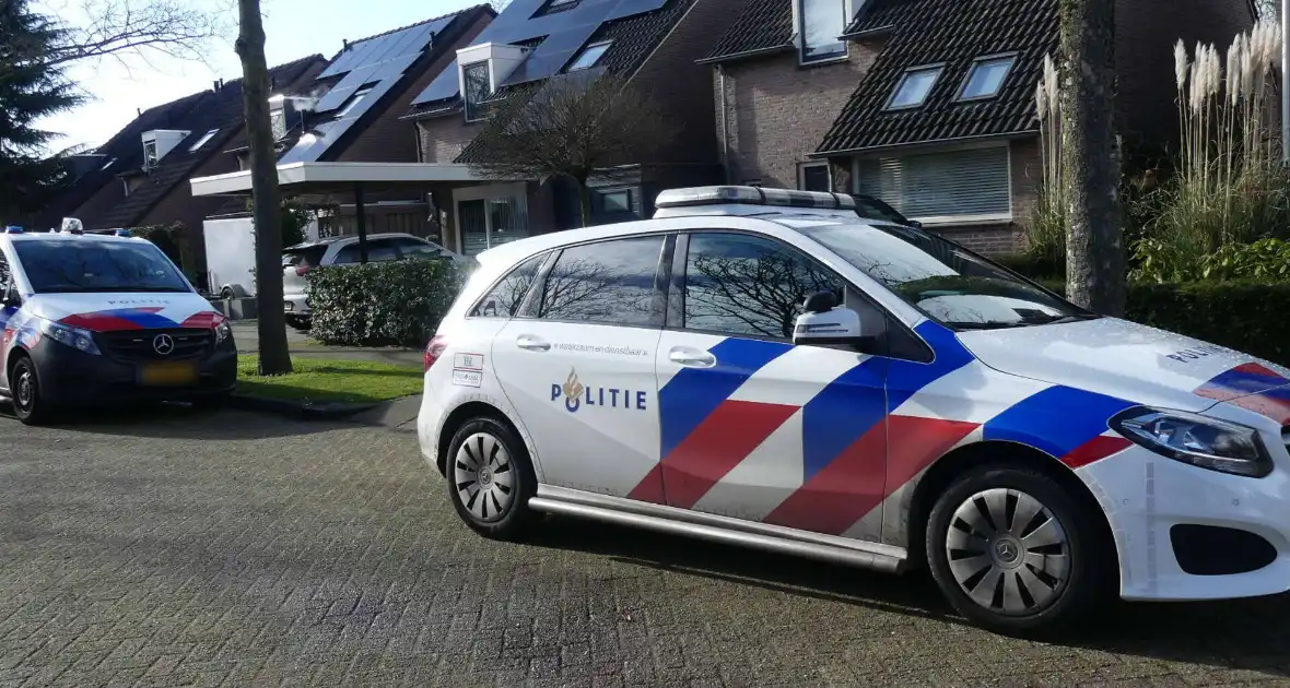 Overleden man aangetroffen in woning, politie start onderzoek - Foto 2