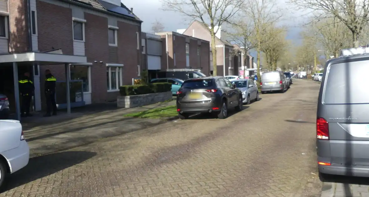 Overleden man aangetroffen in woning, politie start onderzoek - Foto 3