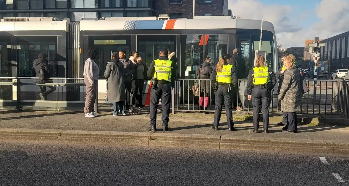 Tramverkeer richting Kuip plat door lastige reiziger en kapotte tram - Foto 5