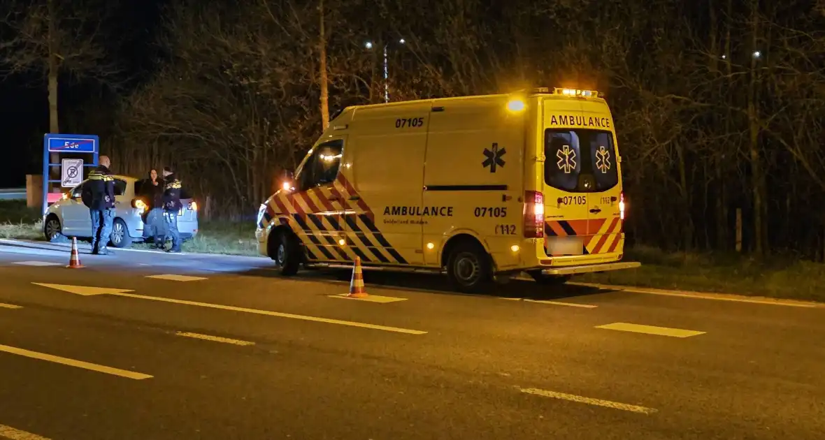 Kop-staartbotsing tussen twee voertuigen - Foto 2