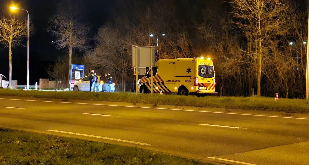 Kop-staartbotsing tussen twee voertuigen - Foto 3