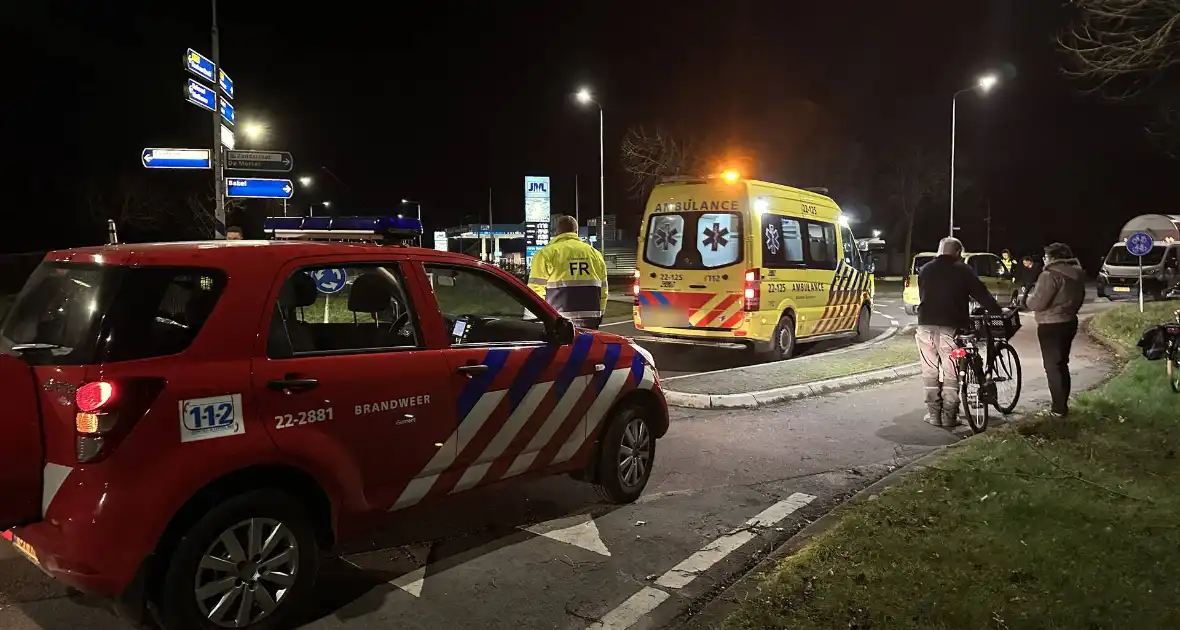 Jongedame op fiets geschept door automobilist - Foto 3