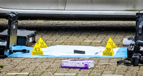 Forensische Opsporing onderzoekt wapen na aanhoudingen - Afbeelding 4