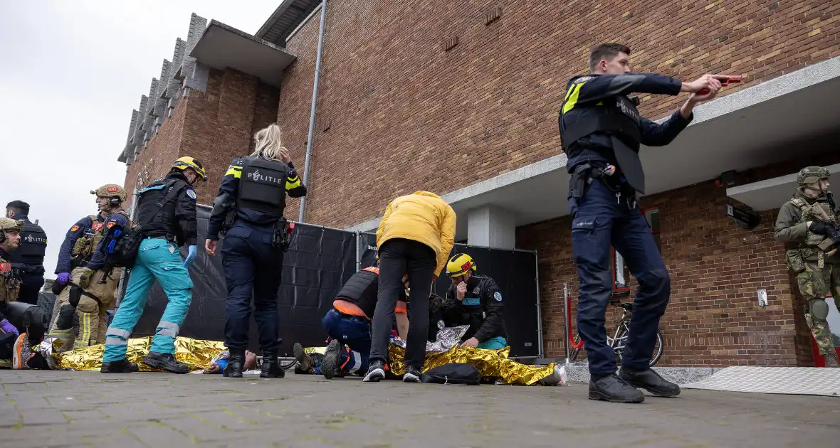 Grote terrorisme-oefening bij het Olympisch - Foto 1