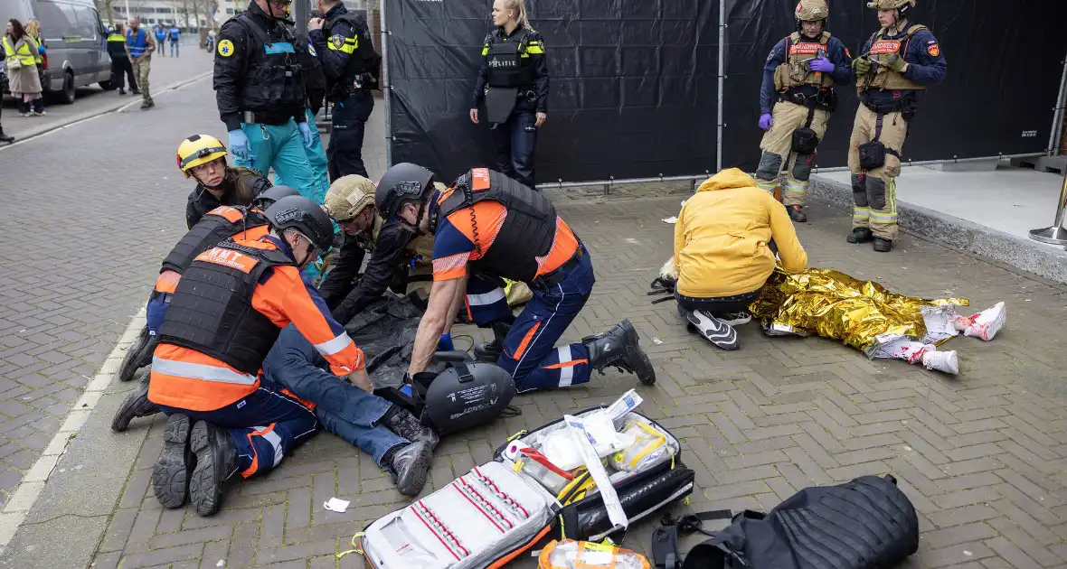 Grote terrorisme-oefening bij het Olympisch - Foto 6