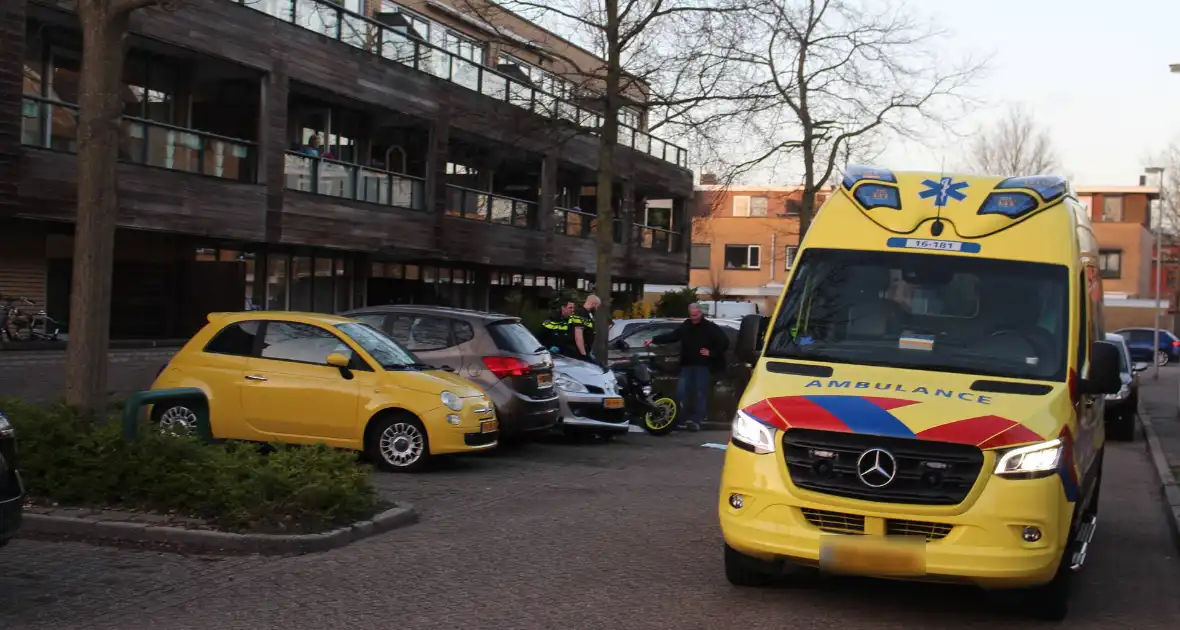 Flinke schade na aanrijding tussen auto en motor - Foto 5