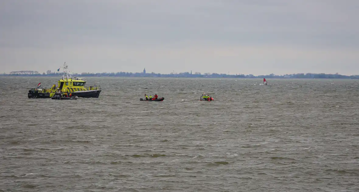Twee personen te water geraakt IJmeer - Foto 5