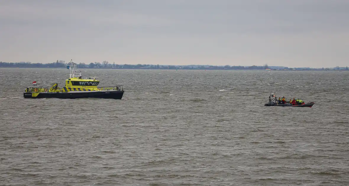 Twee personen te water geraakt IJmeer - Foto 6