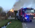 Grote brand in woning met rietendak