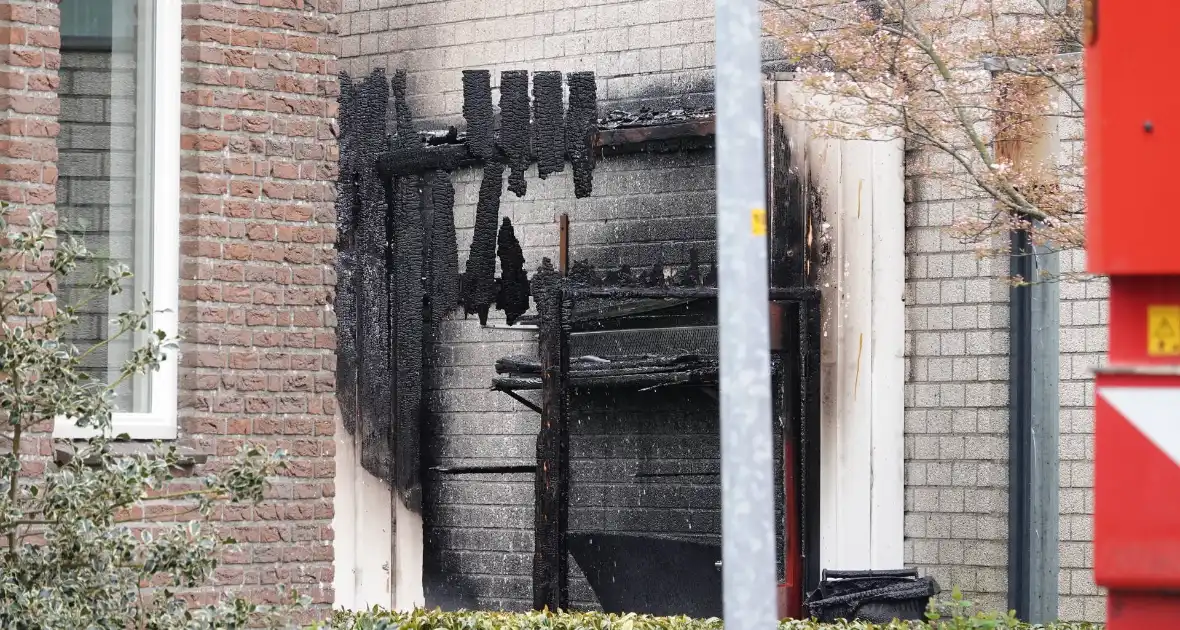 Woning beschadigd door brand in schuur - Foto 1